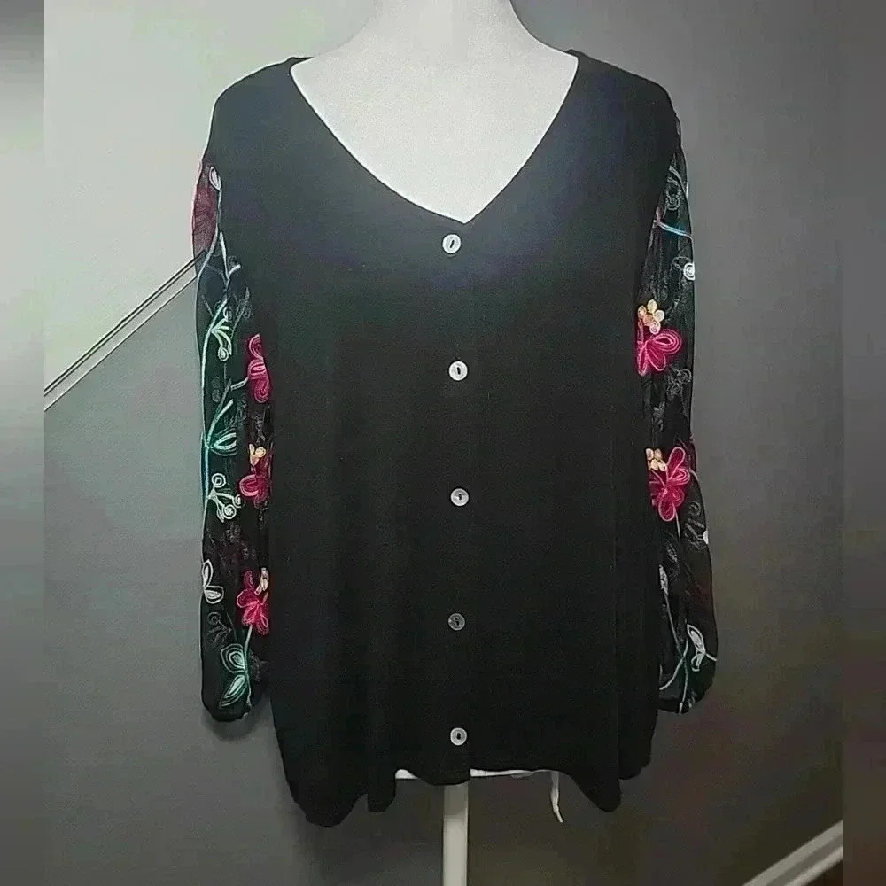 Kim & Cami Black Top w Net Sleeve Embroidery Floral Med Boho Romatic